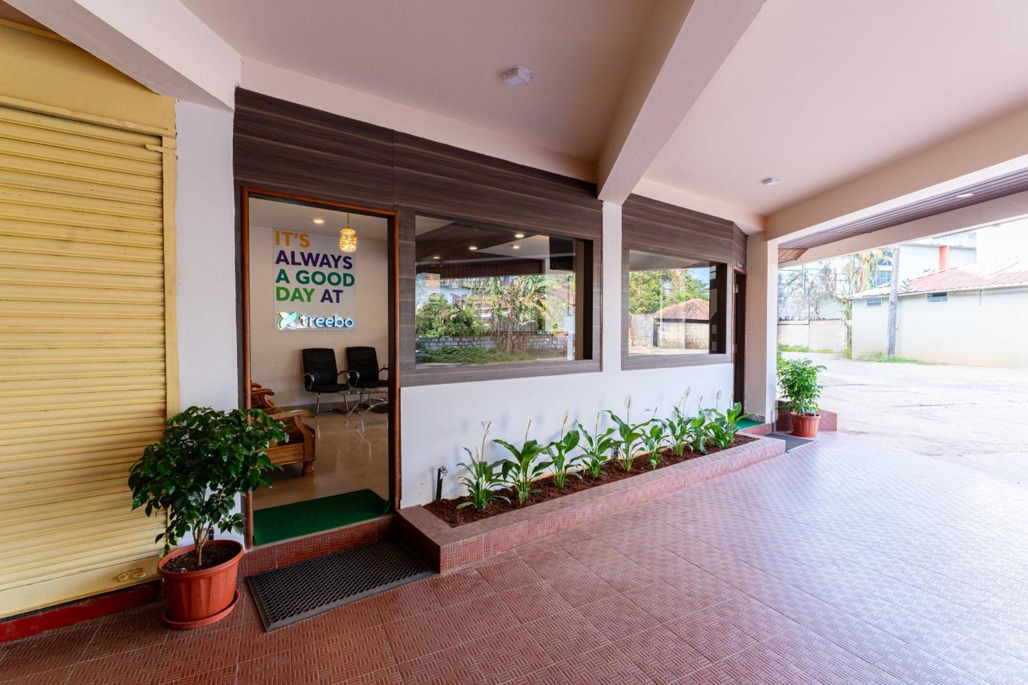 Treebo Regalia Comforts, 15 Mins From Abbey Waterfall Hotell Madikeri Exteriör bild