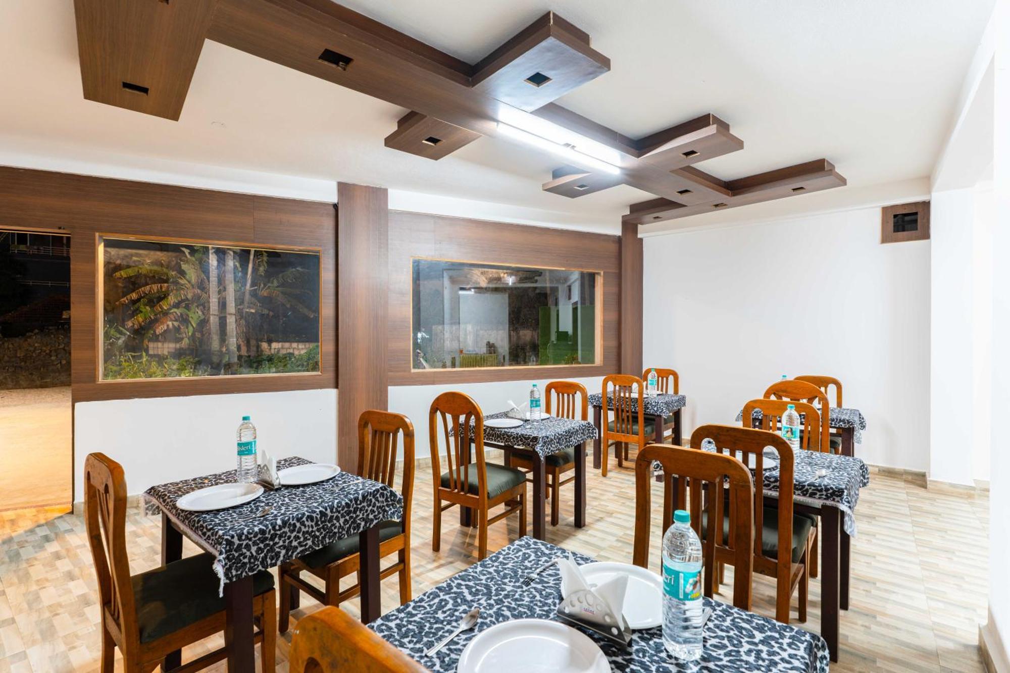 Treebo Regalia Comforts, 15 Mins From Abbey Waterfall Hotell Madikeri Exteriör bild