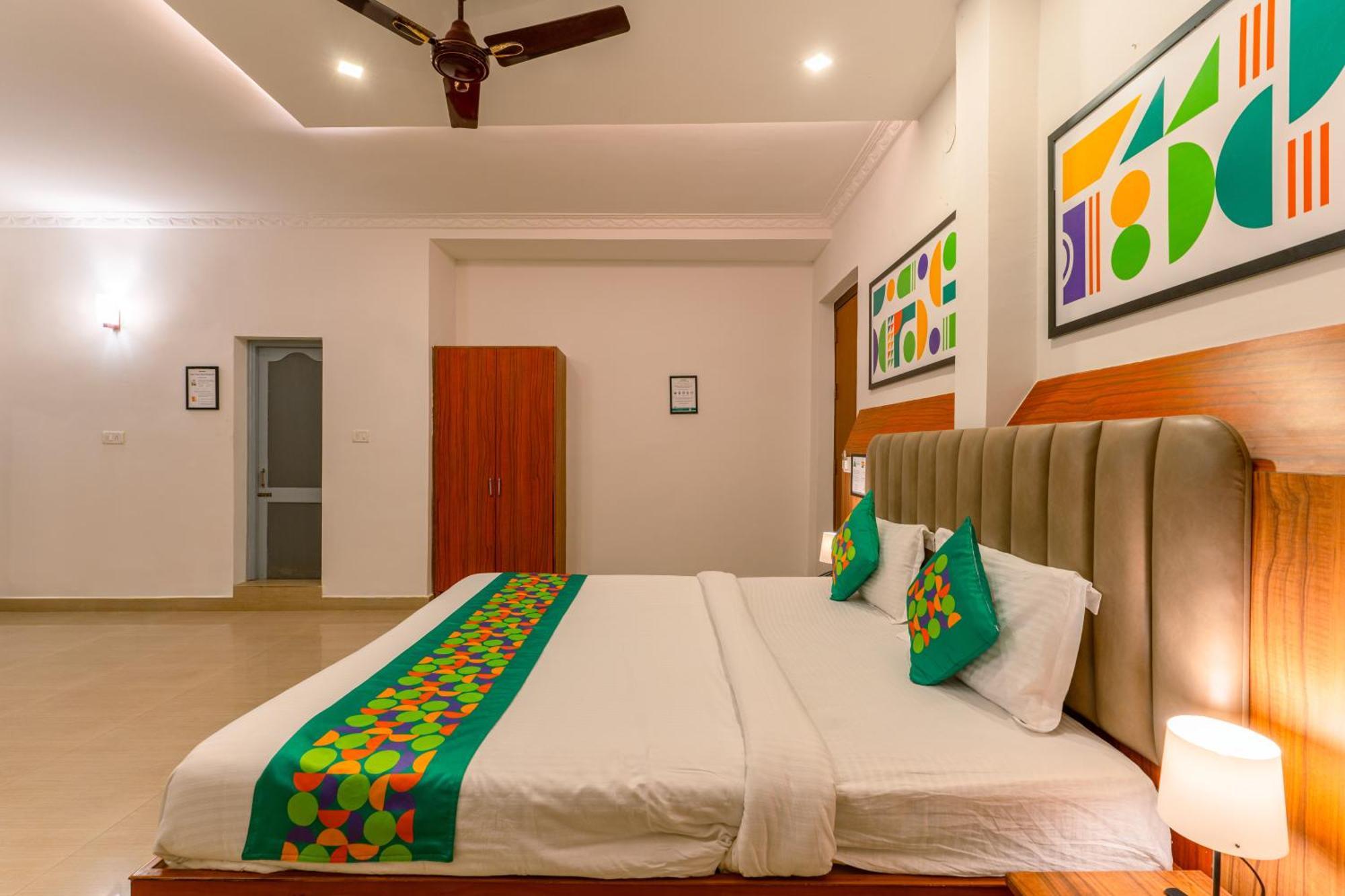 Treebo Regalia Comforts, 15 Mins From Abbey Waterfall Hotell Madikeri Exteriör bild