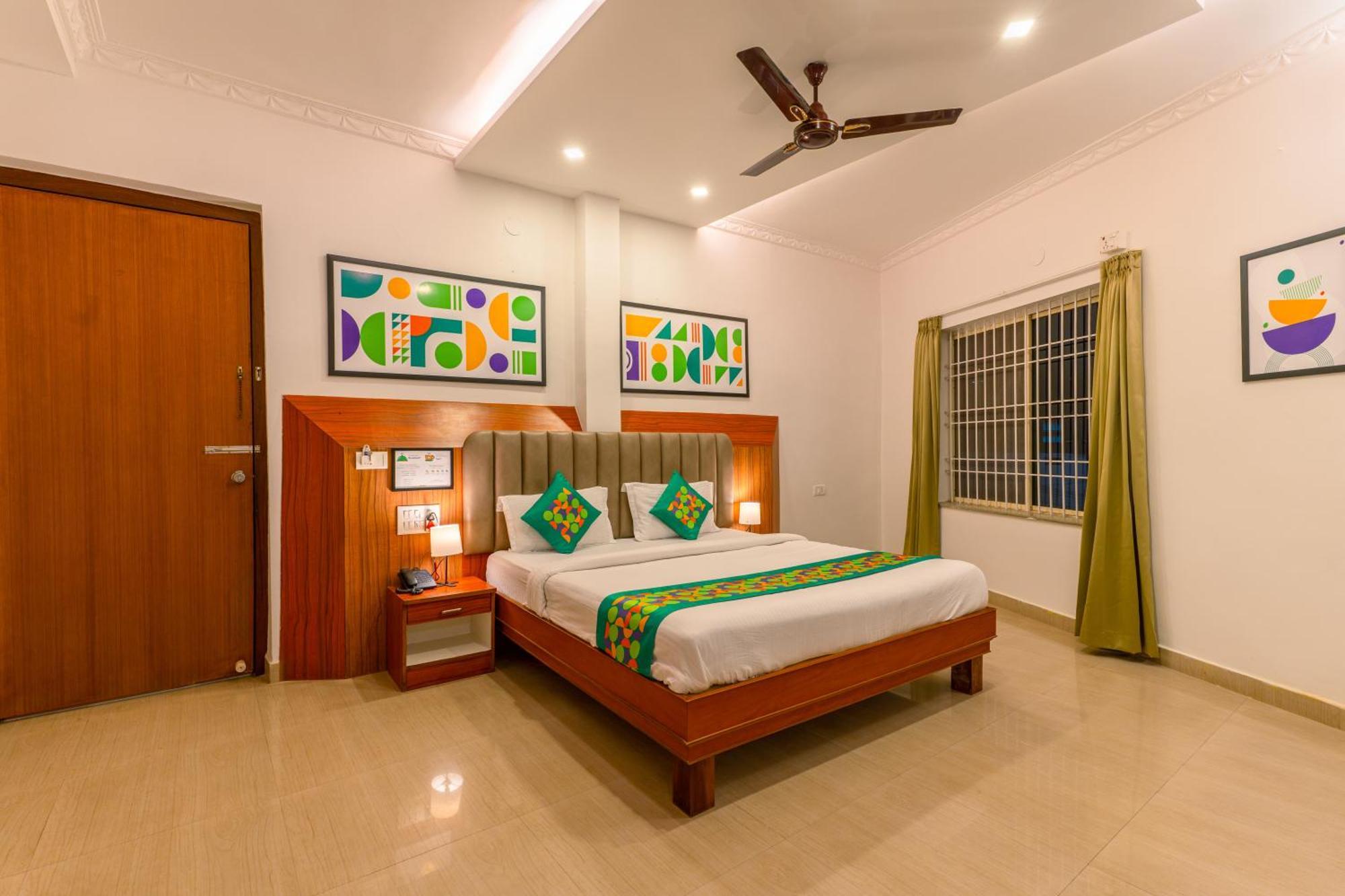 Treebo Regalia Comforts, 15 Mins From Abbey Waterfall Hotell Madikeri Exteriör bild